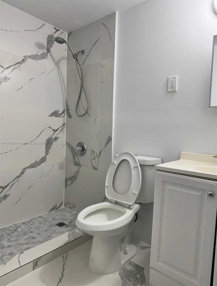 Small Image of 1471 NORTH EAST 170TH ST #119A, North Miami Beach Number 4