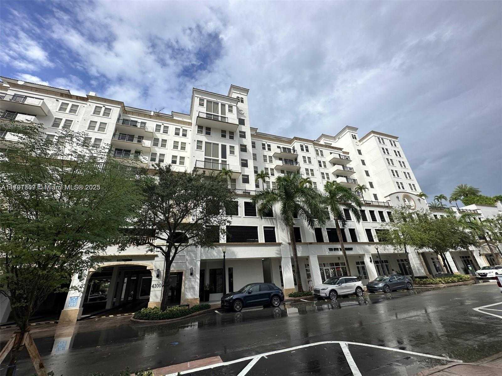 Small Image of 4100 SALZEDO ST #604, Coral Gables Number 2