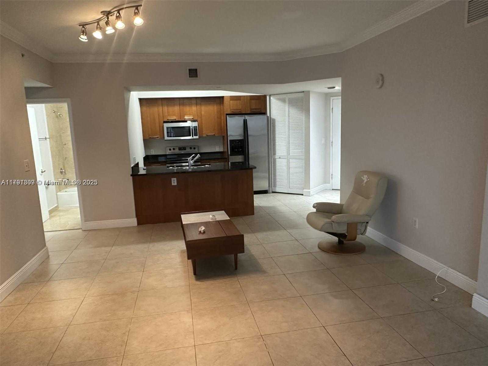 Small Image of 4100 SALZEDO ST #604, Coral Gables Number 3