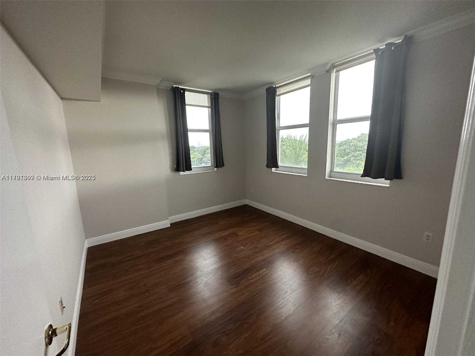 Small Image of 4100 SALZEDO ST #604, Coral Gables Number 7
