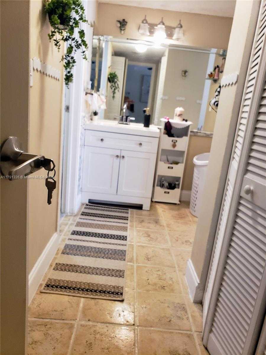 Small Image of 3101 NORTH COUNTRY CLUB DR #101, Aventura Number 10
