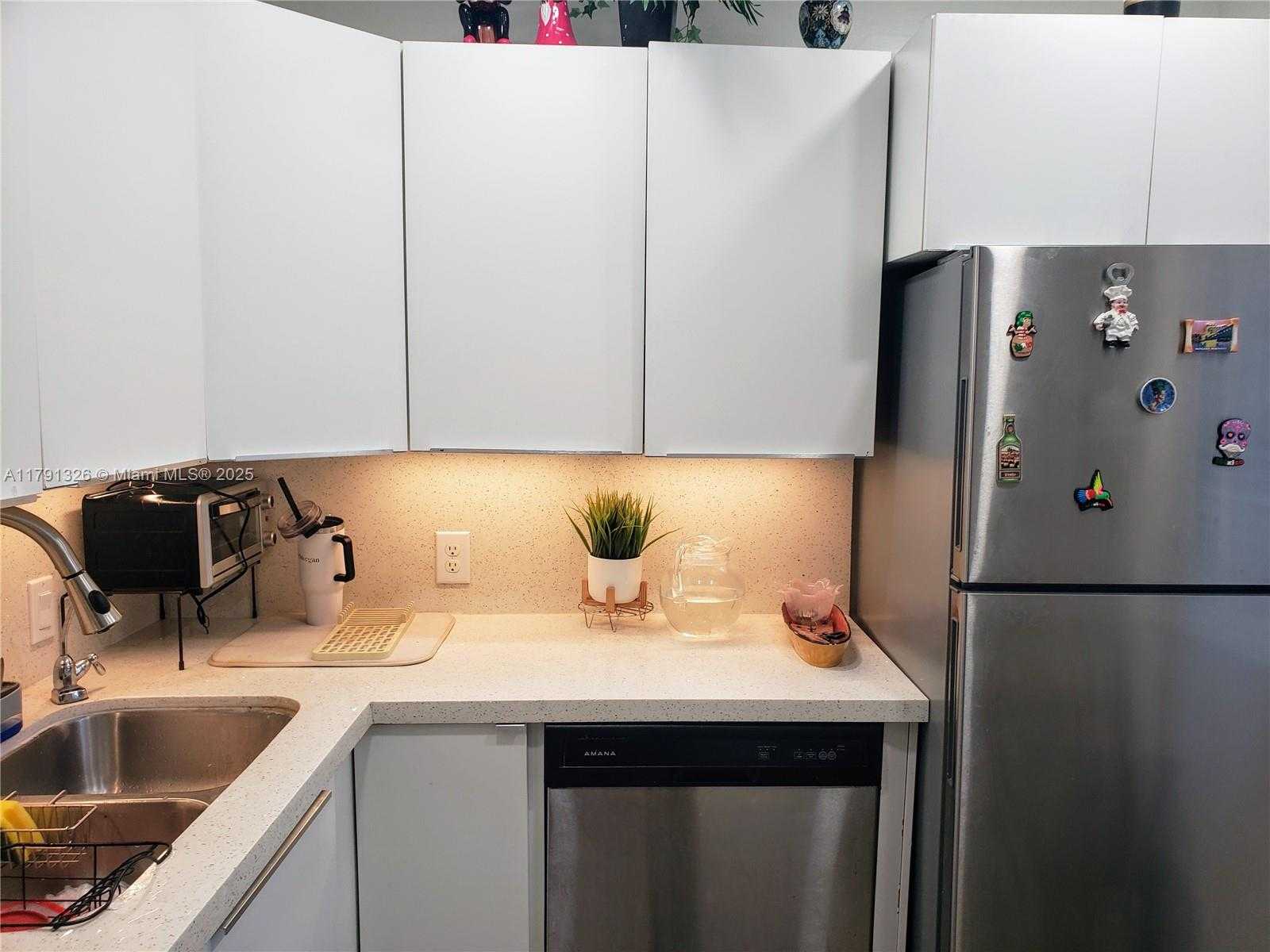 Small Image of 3101 NORTH COUNTRY CLUB DR #101, Aventura Number 2