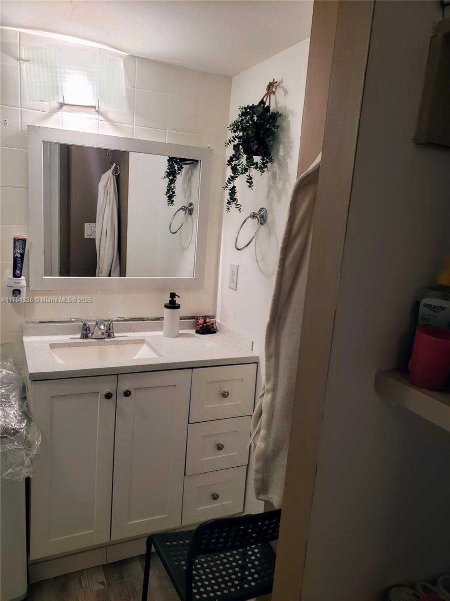 Small Image of 3101 NORTH COUNTRY CLUB DR #101, Aventura Number 20