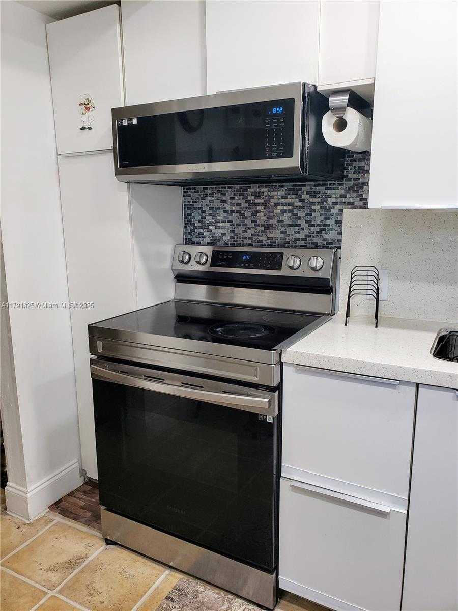 Small Image of 3101 NORTH COUNTRY CLUB DR #101, Aventura Number 26