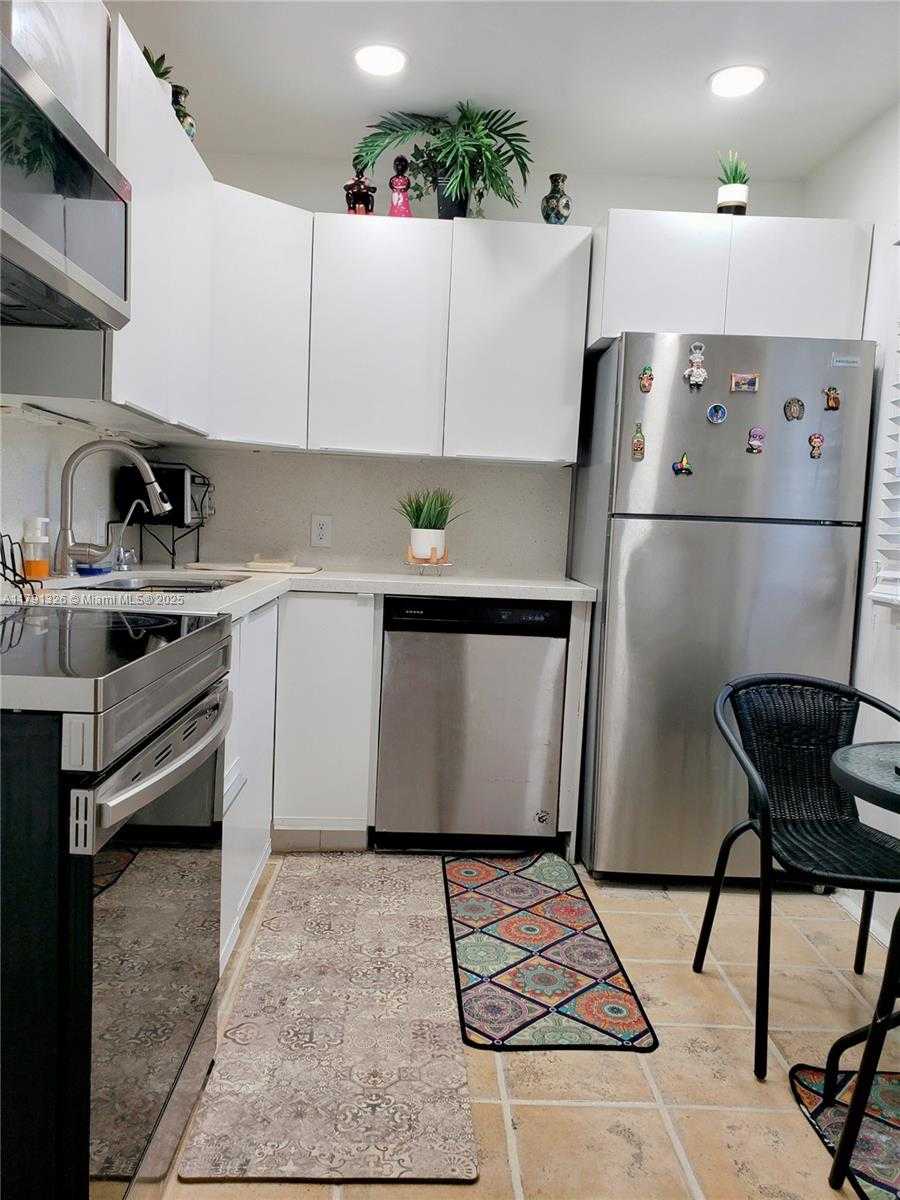 Small Image of 3101 NORTH COUNTRY CLUB DR #101, Aventura Number 28