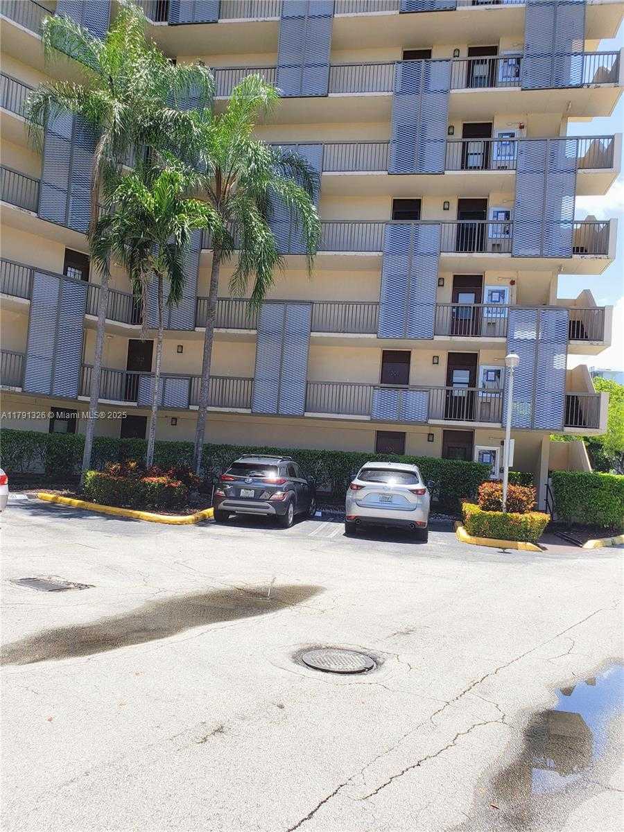 Small Image of 3101 NORTH COUNTRY CLUB DR #101, Aventura Number 32