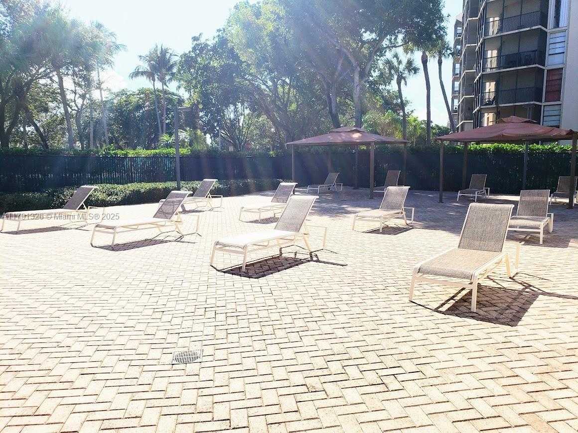 Small Image of 3101 NORTH COUNTRY CLUB DR #101, Aventura Number 39