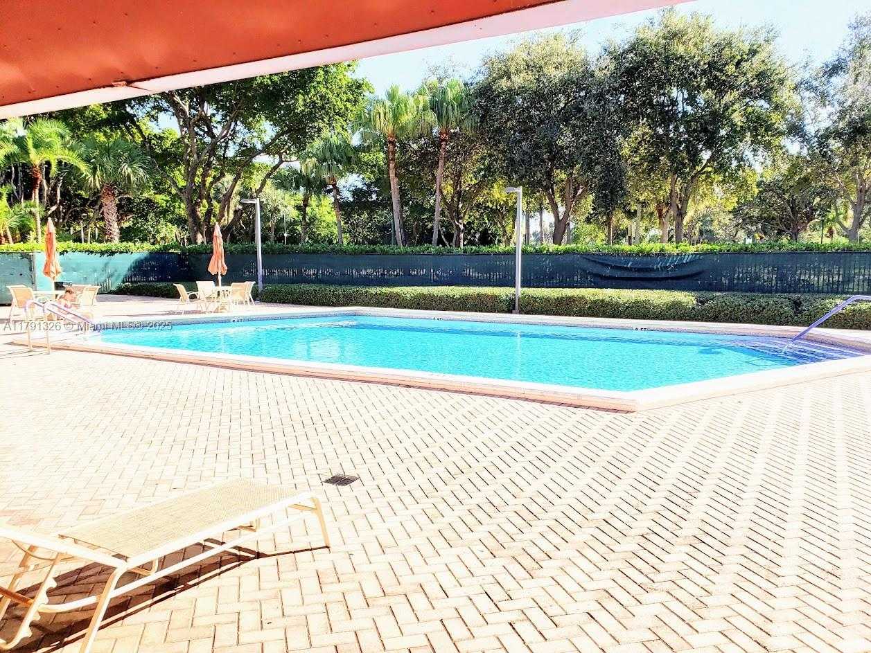 Small Image of 3101 NORTH COUNTRY CLUB DR #101, Aventura Number 40