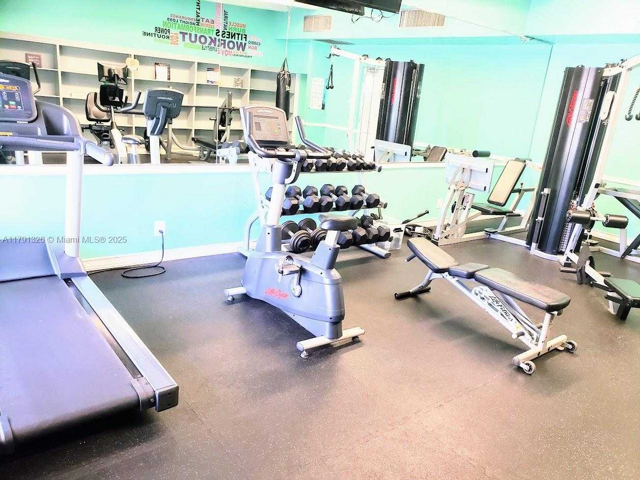 Small Image of 3101 NORTH COUNTRY CLUB DR #101, Aventura Number 44