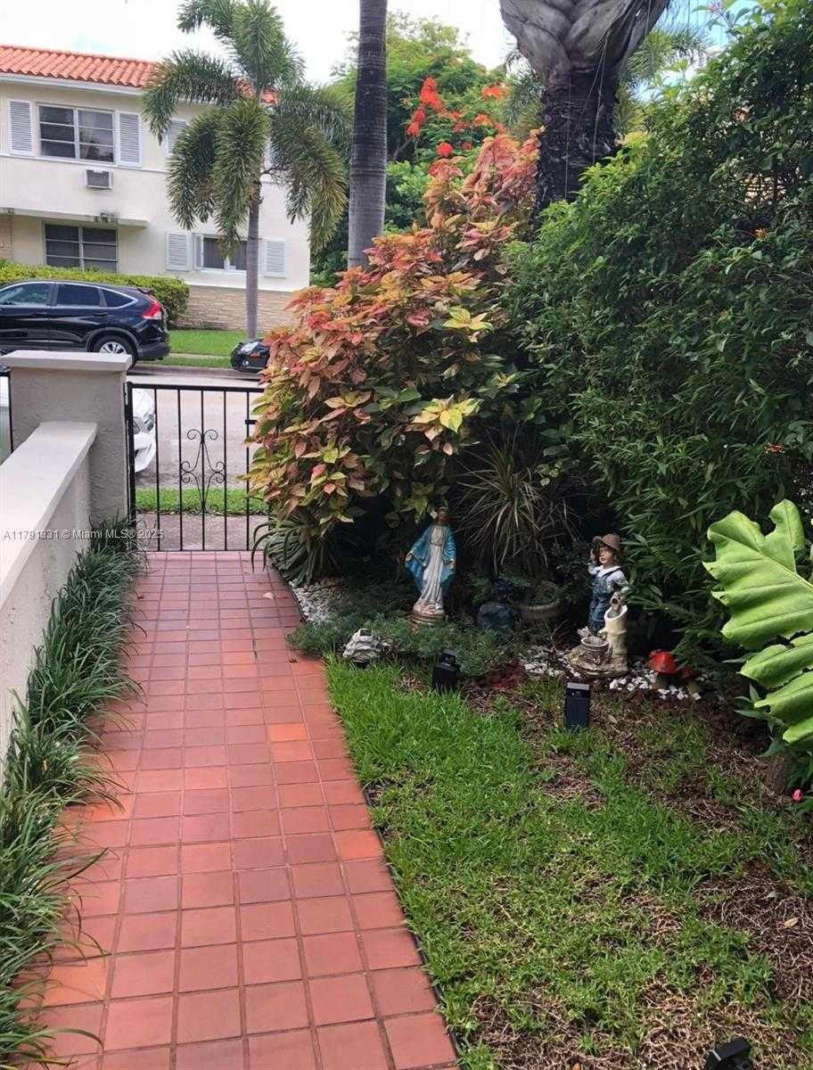 Small Image of 248 MAJORCA AVE #248, Coral Gables Number 2