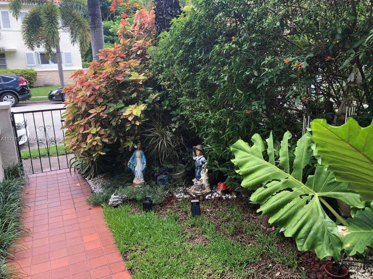 Small Image of 248 MAJORCA AVE #248, Coral Gables Number 21