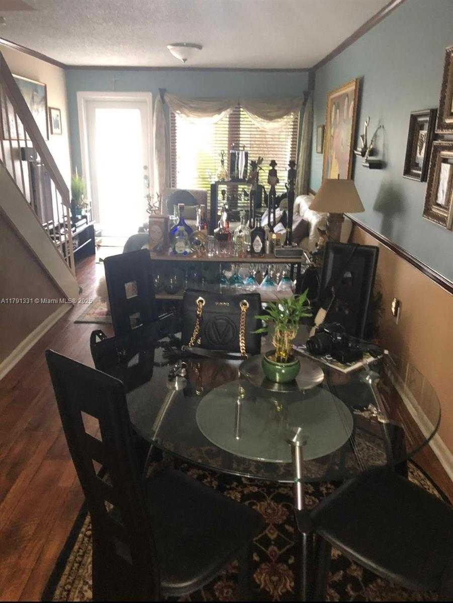 Small Image of 248 MAJORCA AVE #248, Coral Gables Number 5