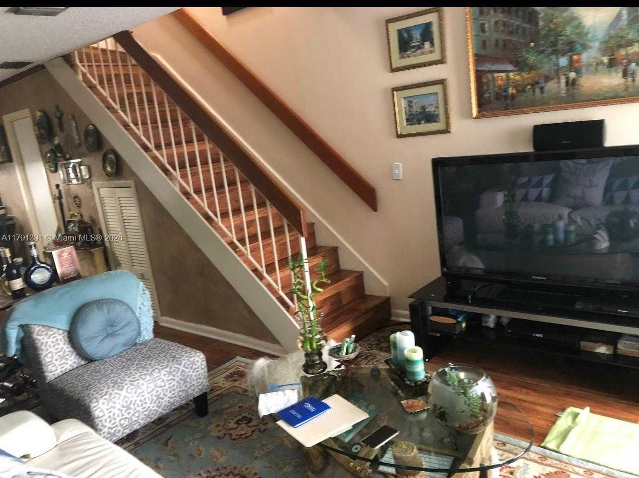 Small Image of 248 MAJORCA AVE #248, Coral Gables Number 8