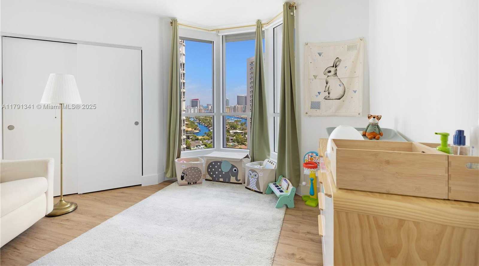 Small Image of 21055 YACHT CLUB DR #2203, Aventura Number 21