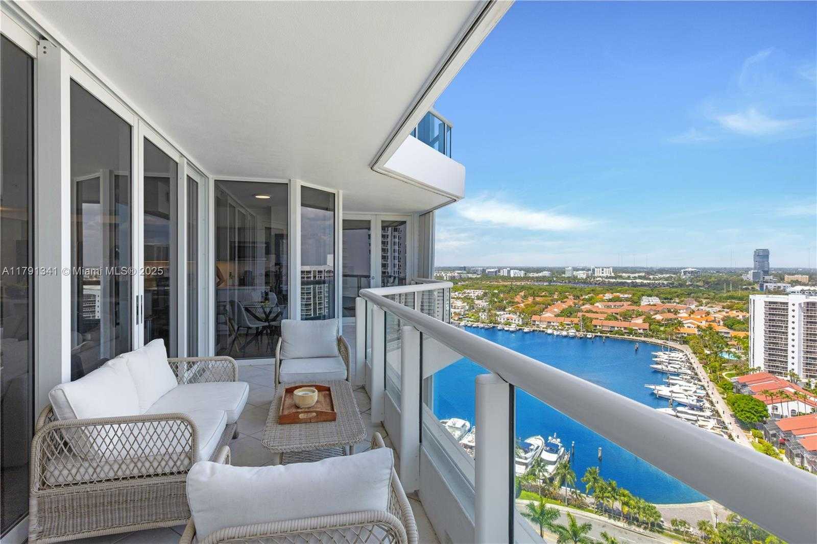 Small Image of 21055 YACHT CLUB DR #2203, Aventura Number 28