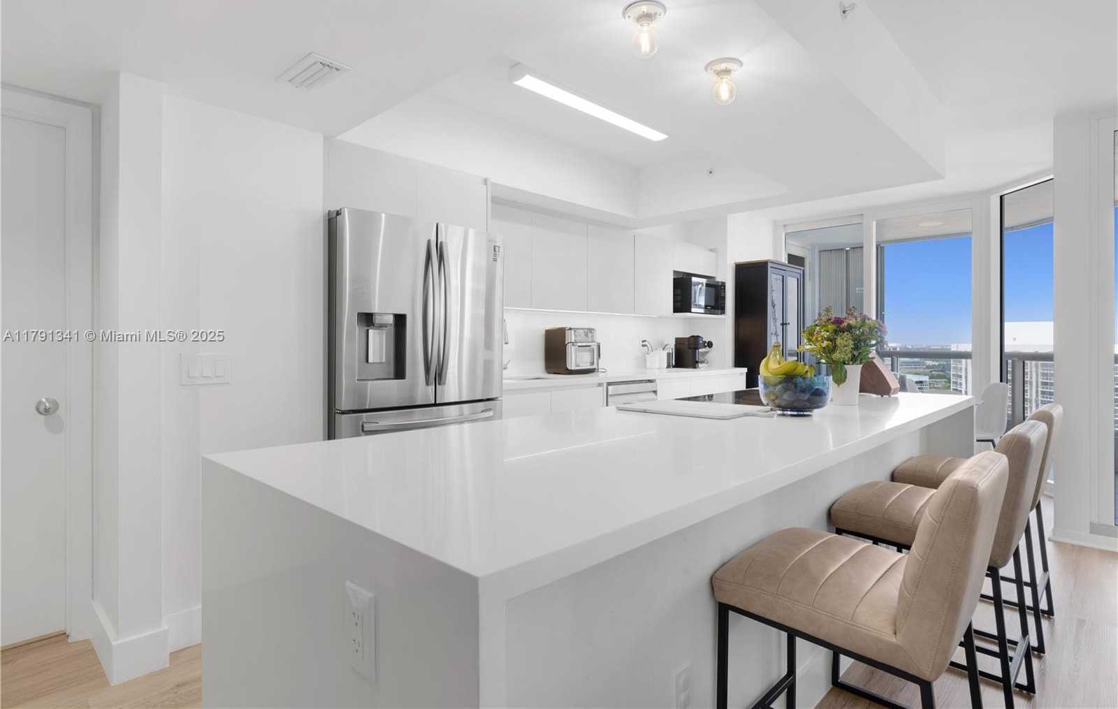 Small Image of 21055 YACHT CLUB DR #2203, Aventura Number 6
