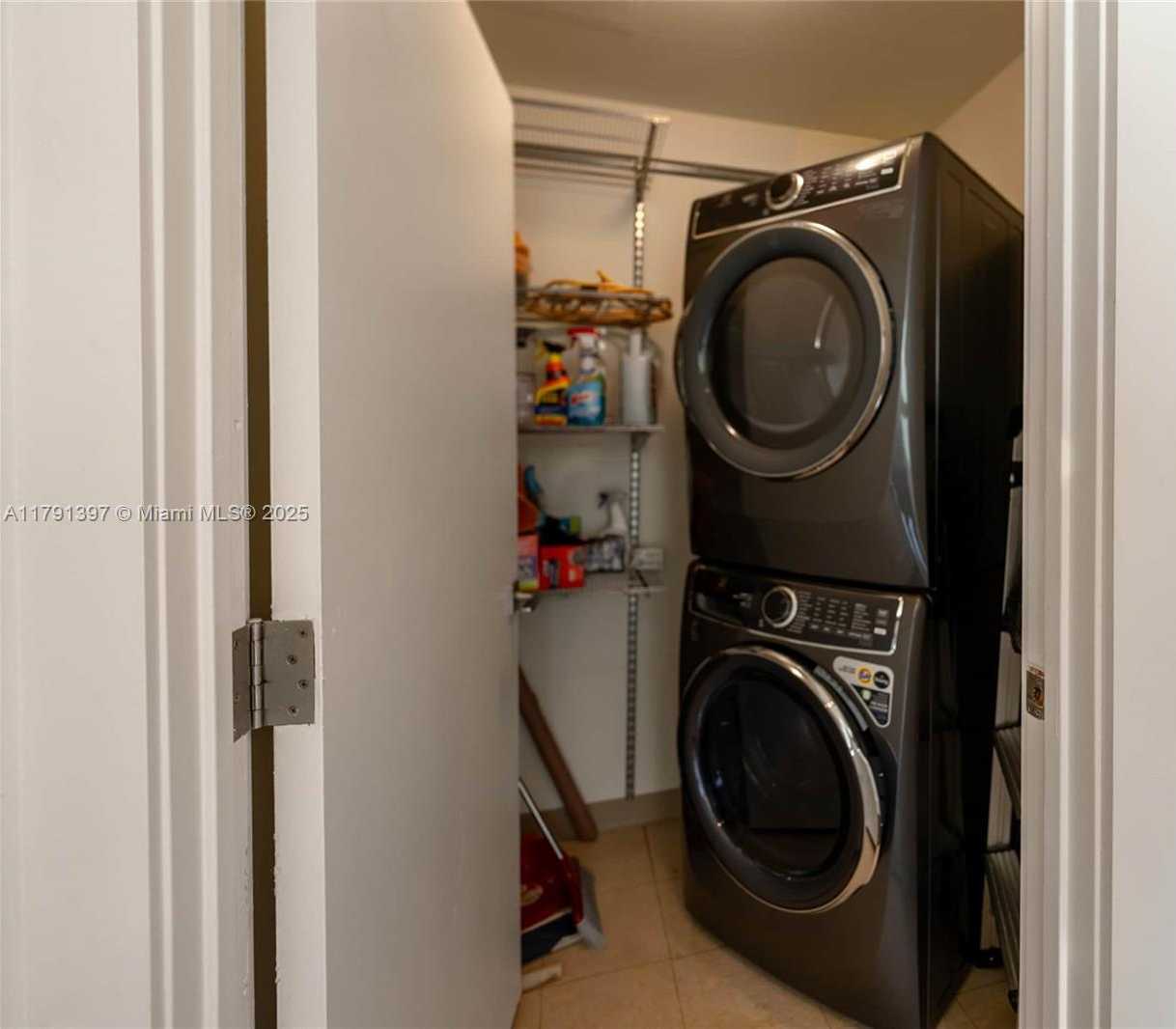 Small Image of 1900 NORTH BAYSHORE DR #4412, Miami Number 17