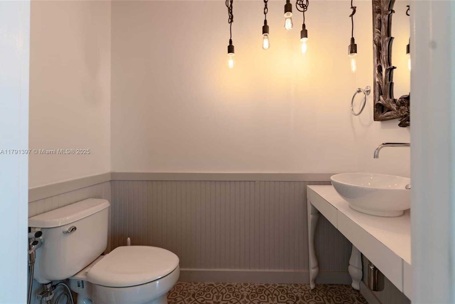 Small Image of 1900 NORTH BAYSHORE DR #4412, Miami Number 19