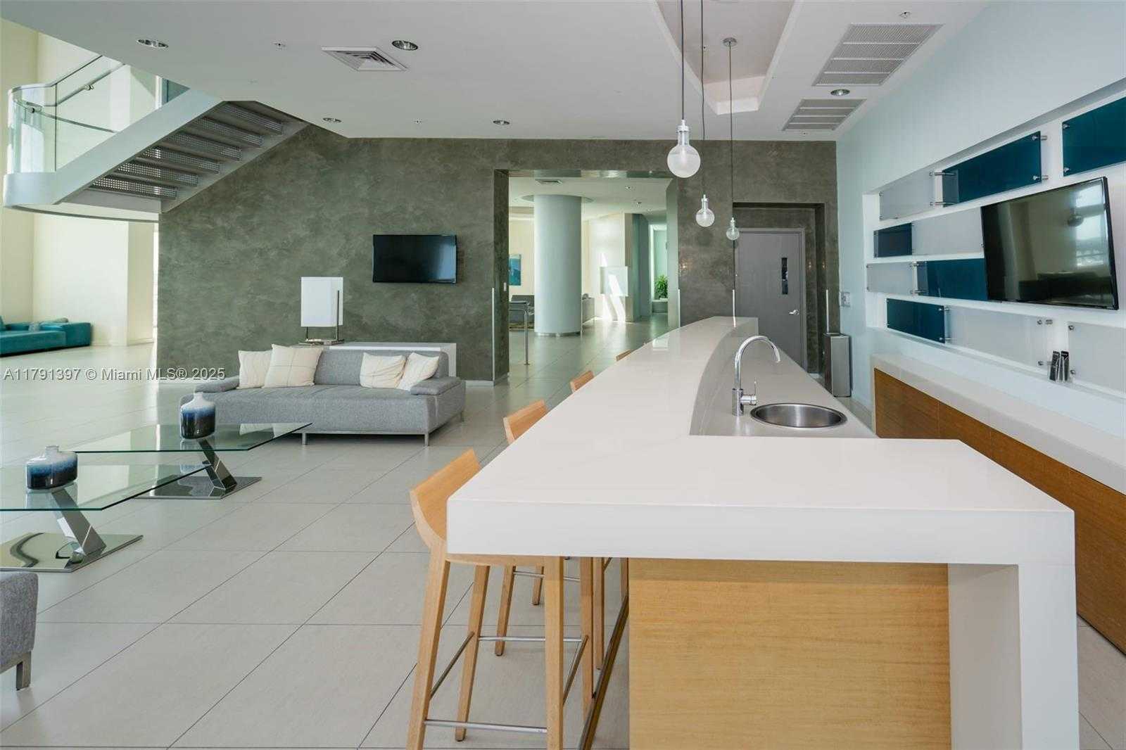 Small Image of 1900 NORTH BAYSHORE DR #4412, Miami Number 42