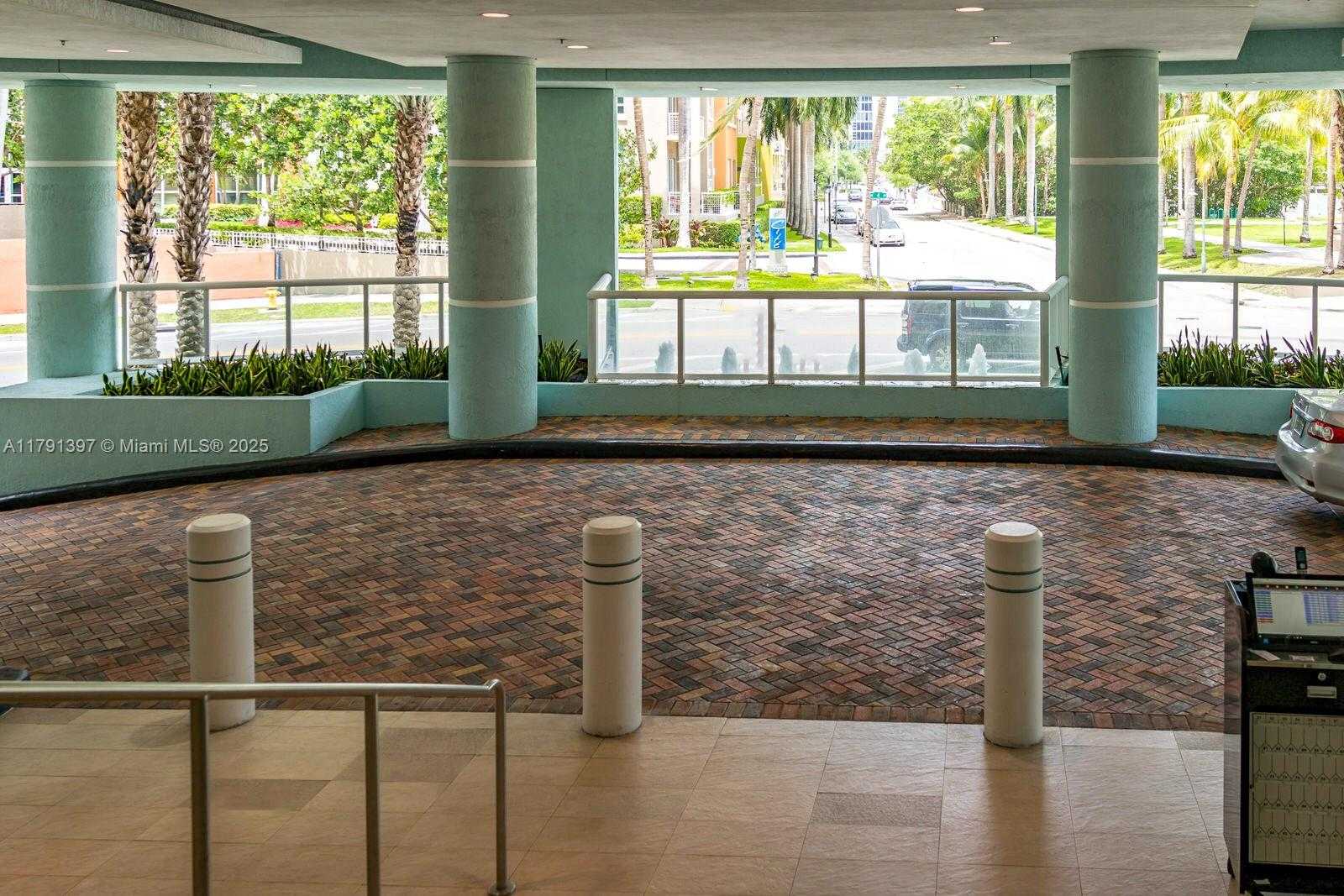 Small Image of 1900 NORTH BAYSHORE DR #4412, Miami Number 49