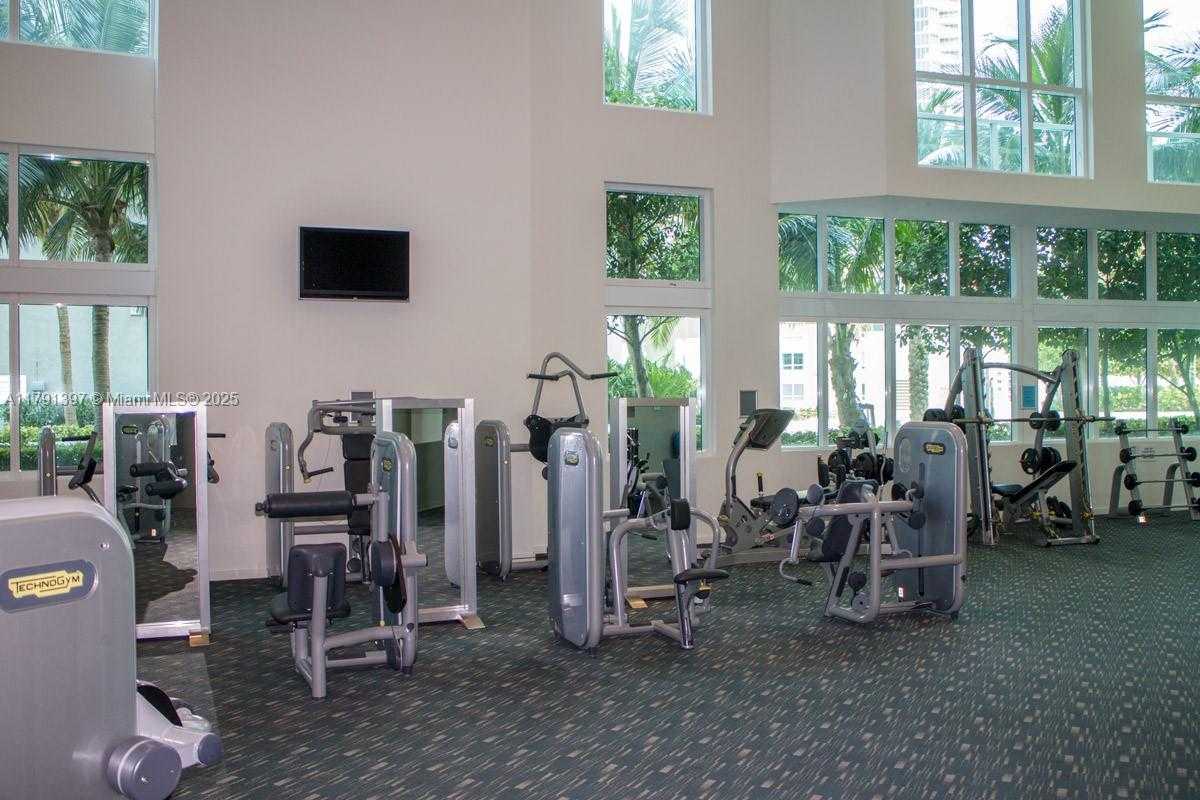 Small Image of 1900 NORTH BAYSHORE DR #4412, Miami Number 51