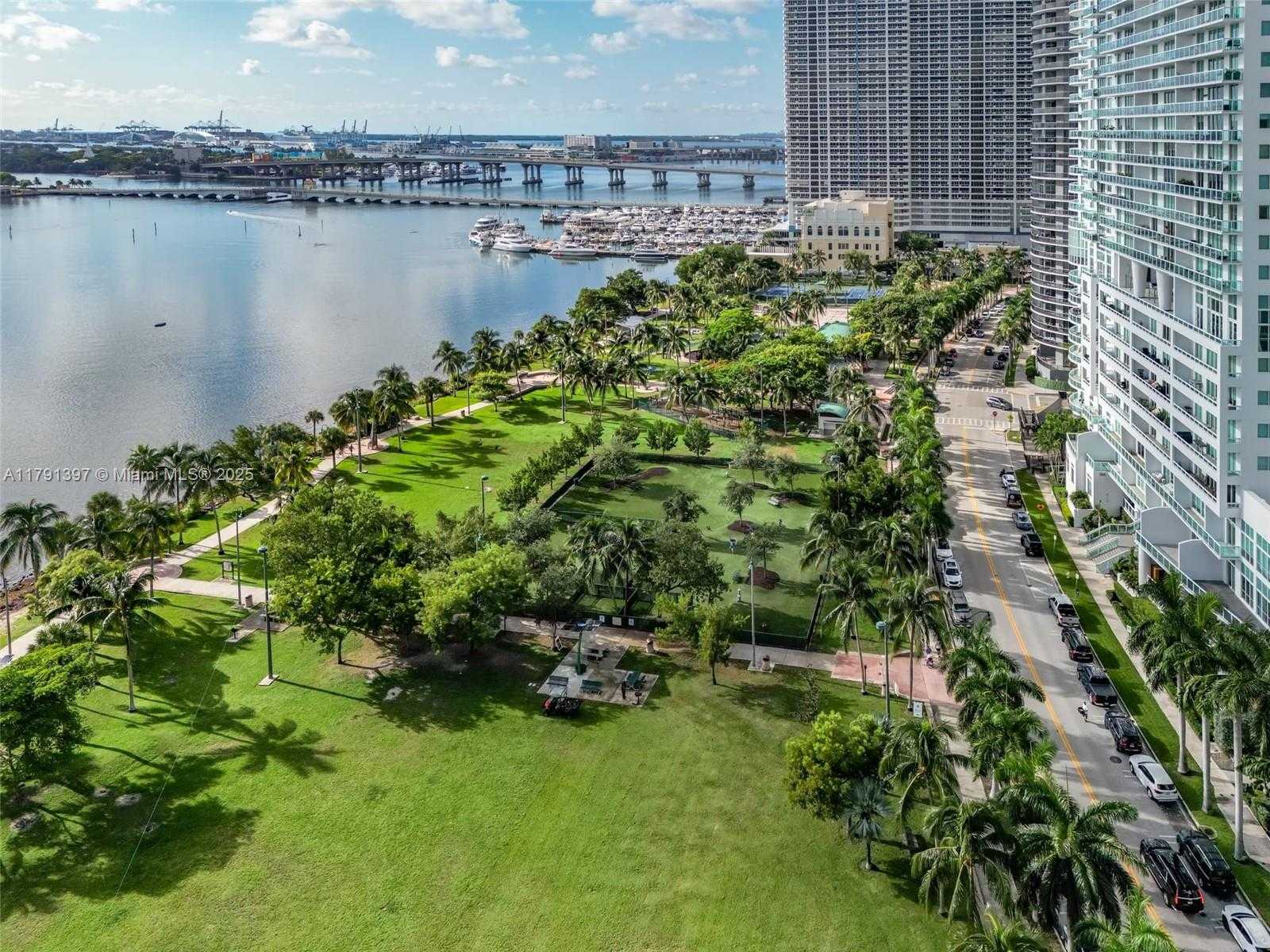 Small Image of 1900 NORTH BAYSHORE DR #4412, Miami Number 56