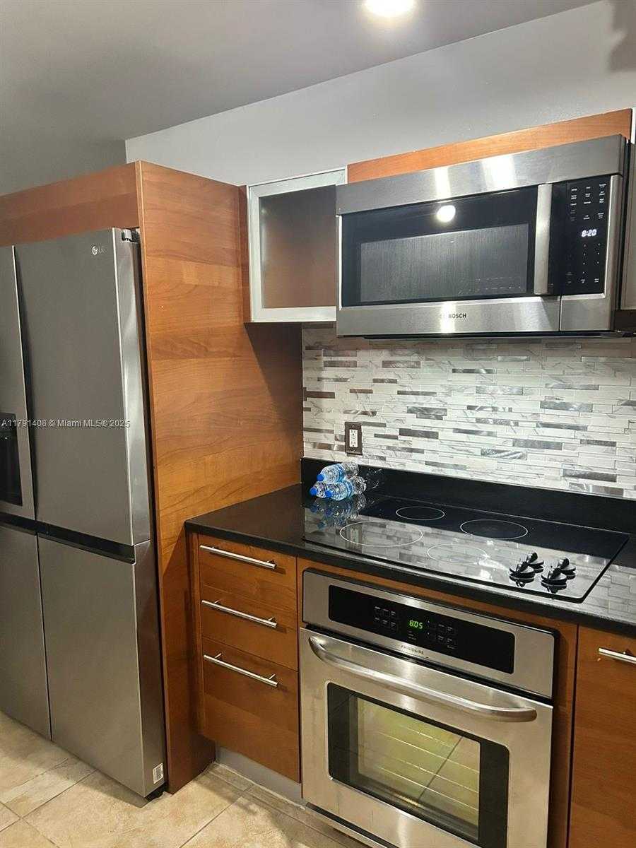 Small Image of 1900 NORTH BAYSHORE DR #4407, Miami Number 4