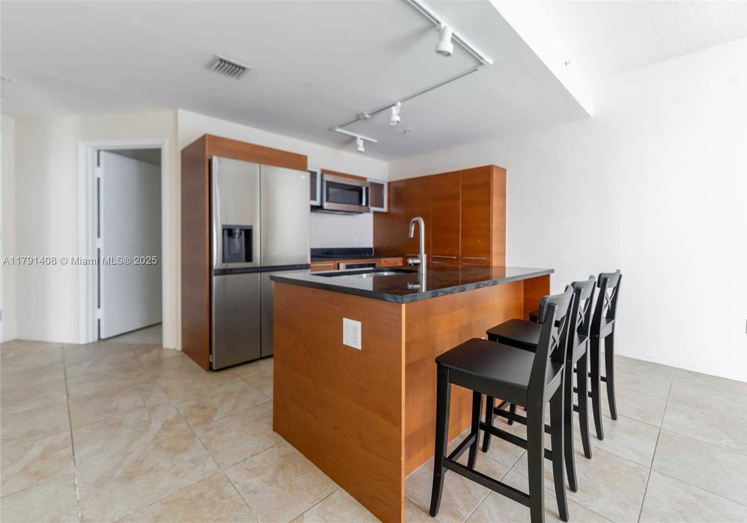 Small Image of 1900 NORTH BAYSHORE DR #4407, Miami Number 6