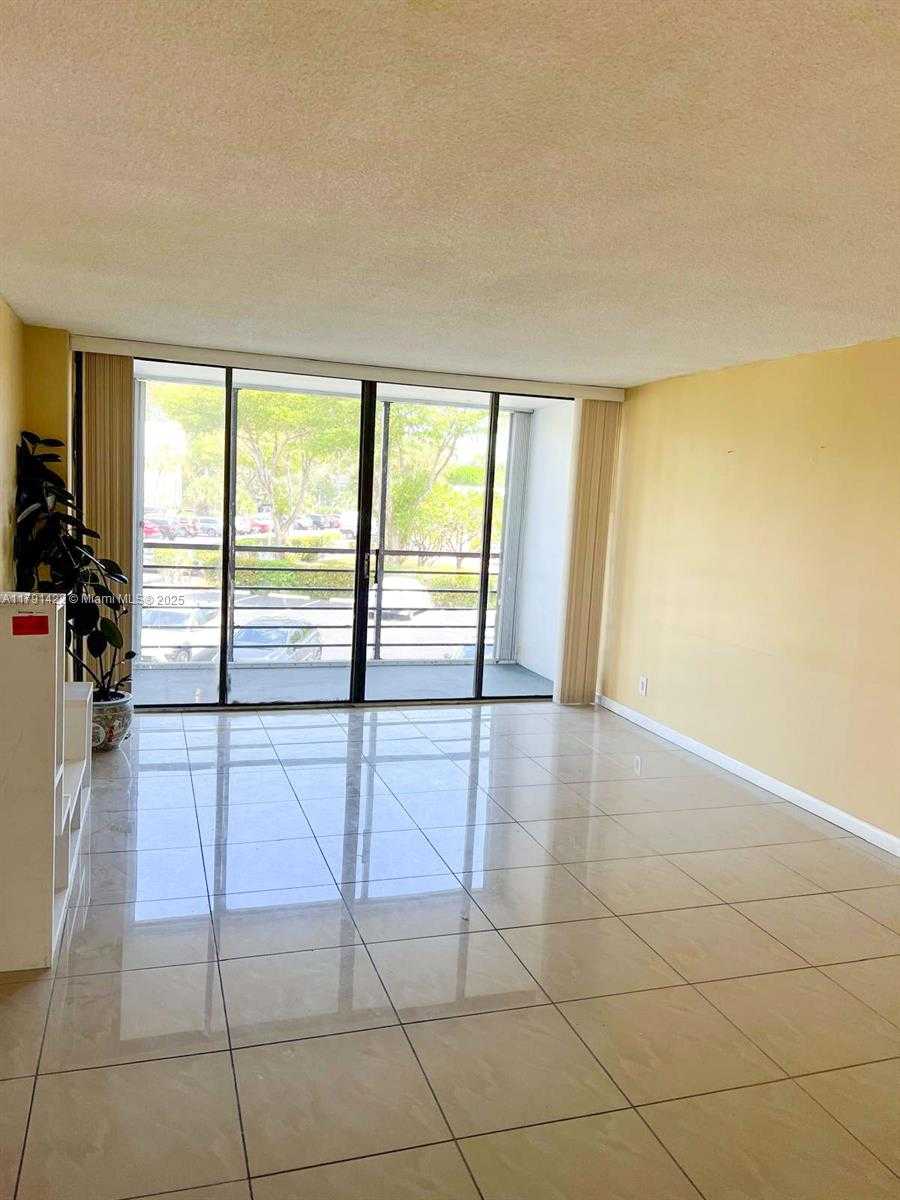 Small Image of 20400 E Country Club Dr, Aventura, FL 33180, USA Number 2
