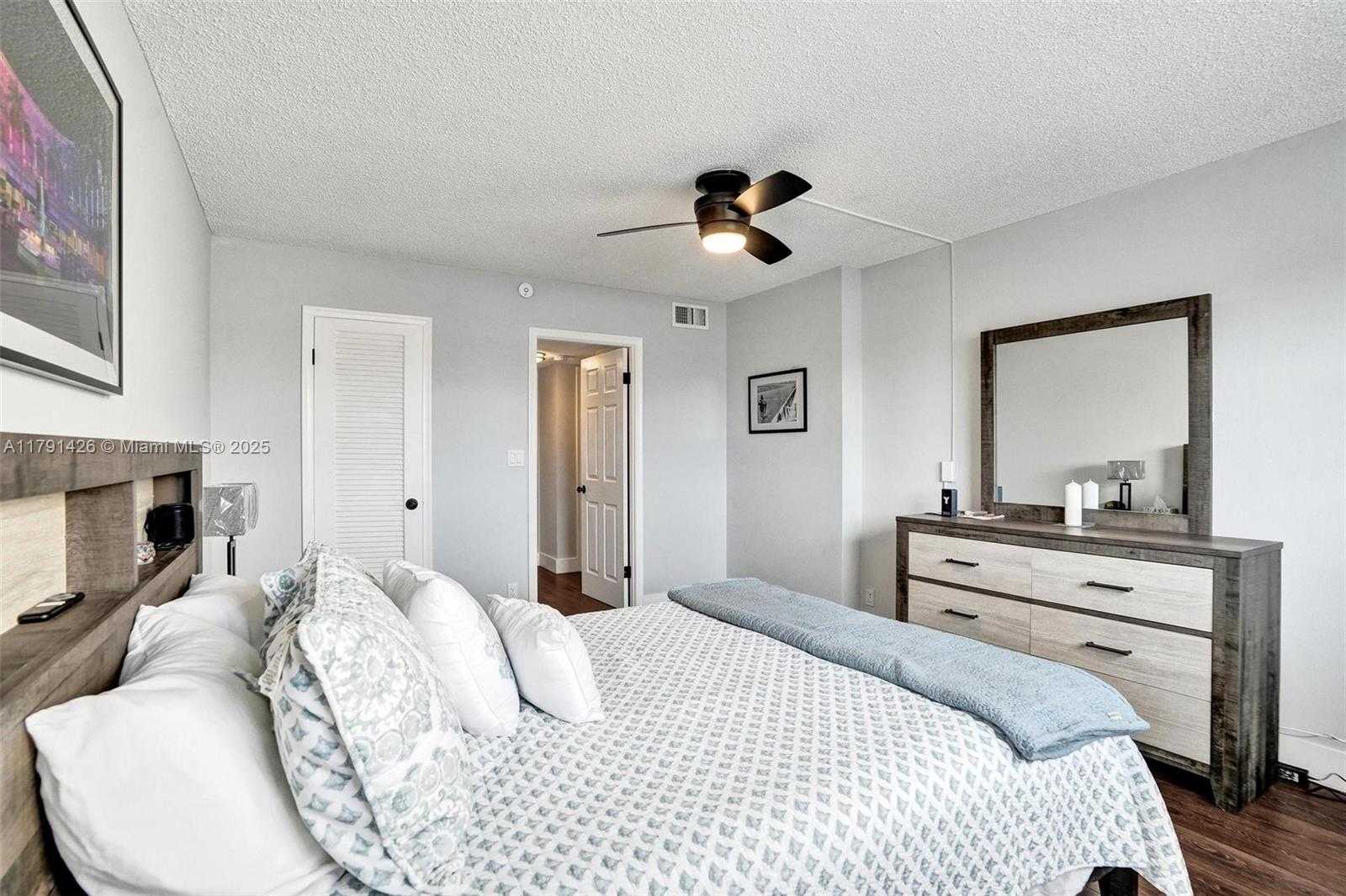 Small Image of 1001 NORTH EAST 14TH AVE #704, Hallandale Beach Number 19