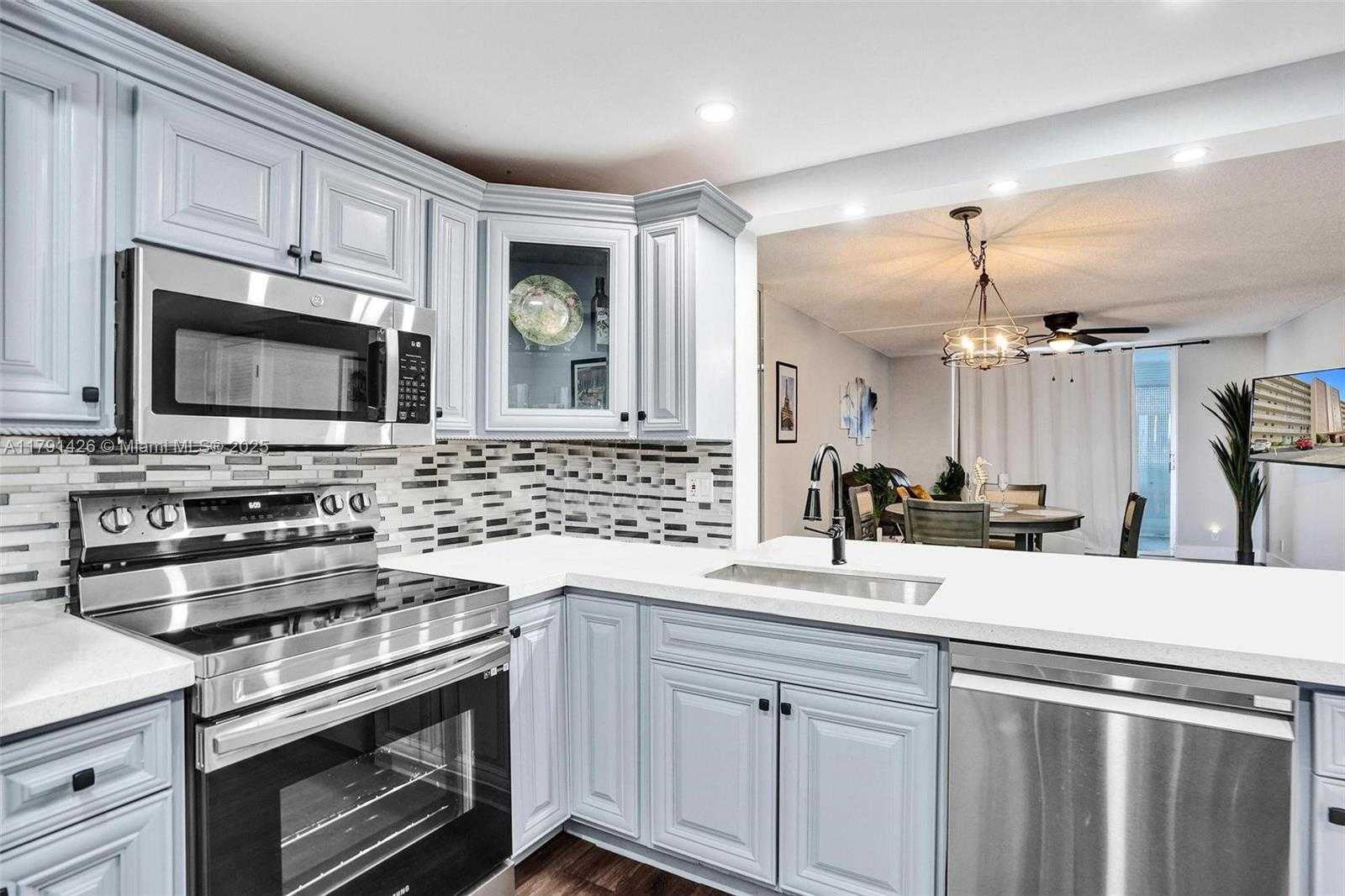 Small Image of 1001 NORTH EAST 14TH AVE #704, Hallandale Beach Number 6