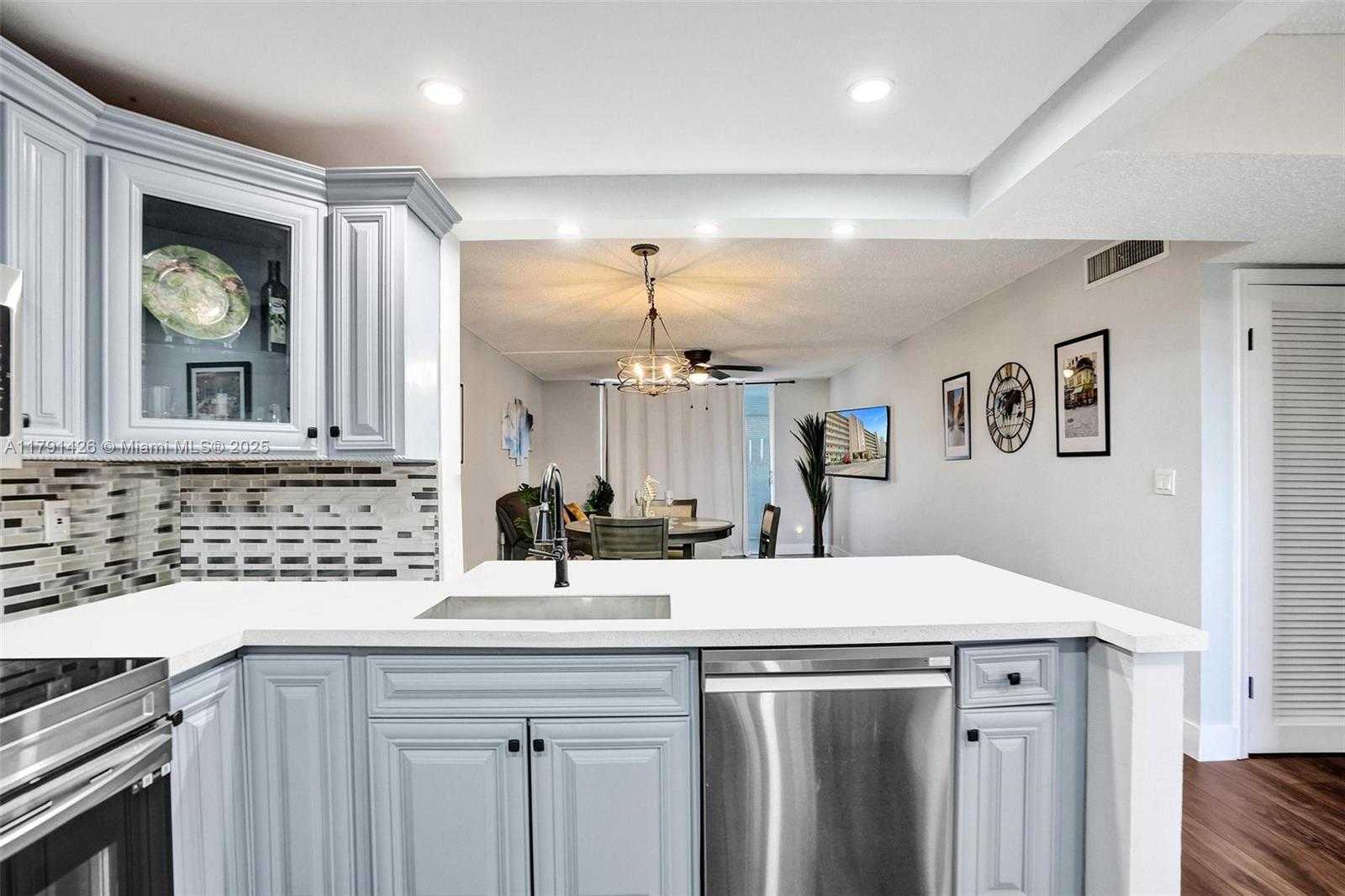 Small Image of 1001 NORTH EAST 14TH AVE #704, Hallandale Beach Number 7