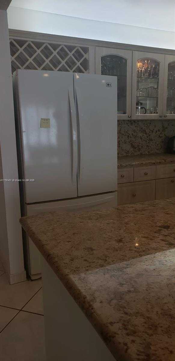 Small Image of 3725 SOUTH OCEAN DR #1208, Hollywood Number 4