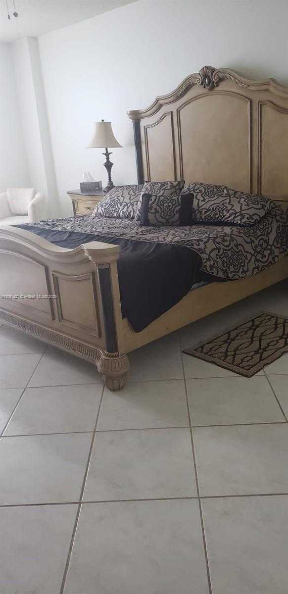 Small Image of 3725 SOUTH OCEAN DR #1208, Hollywood Number 9