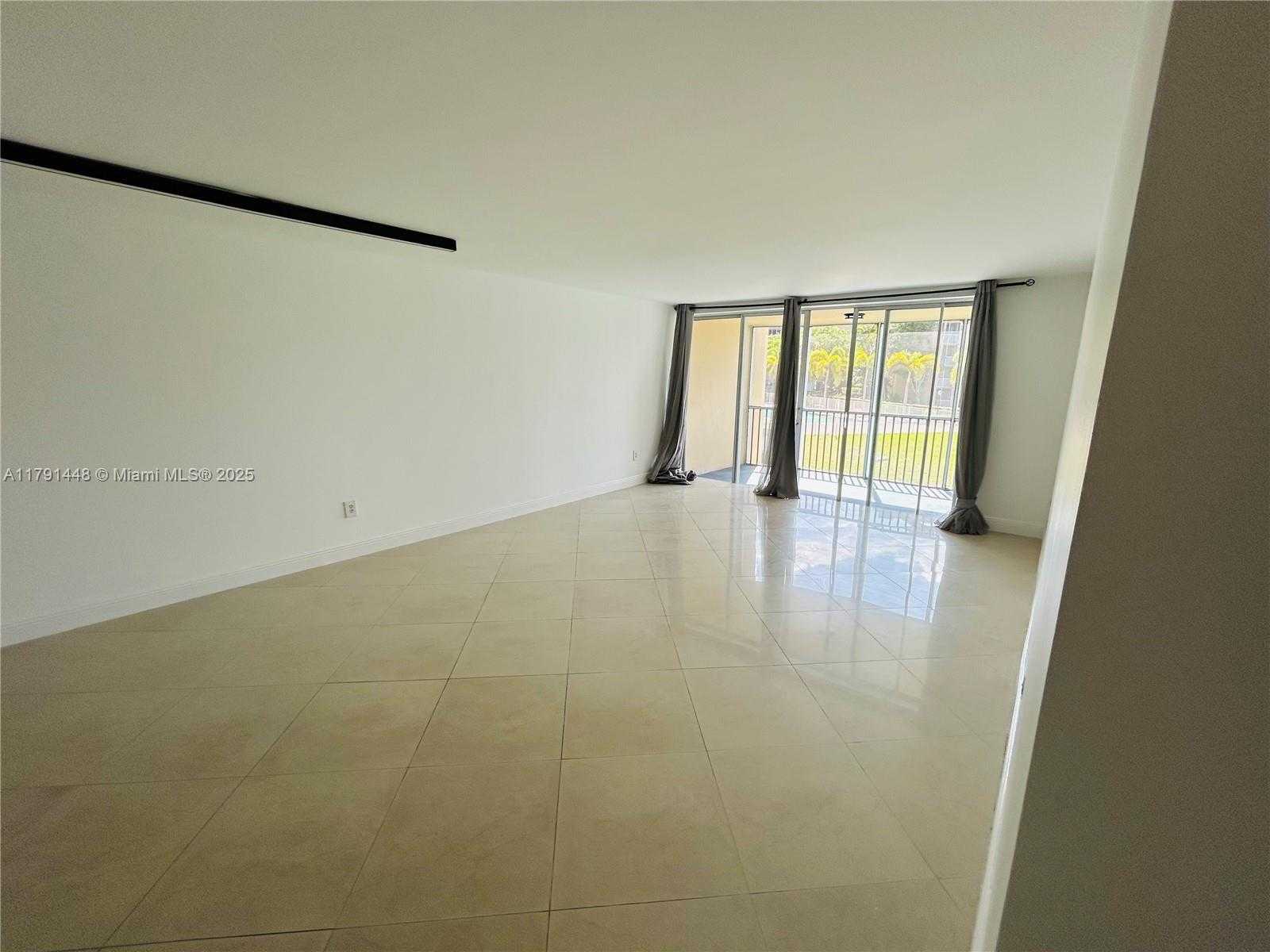 Small Image of 1750 NORTH EAST 191ST ST #201-1, Miami Number 2