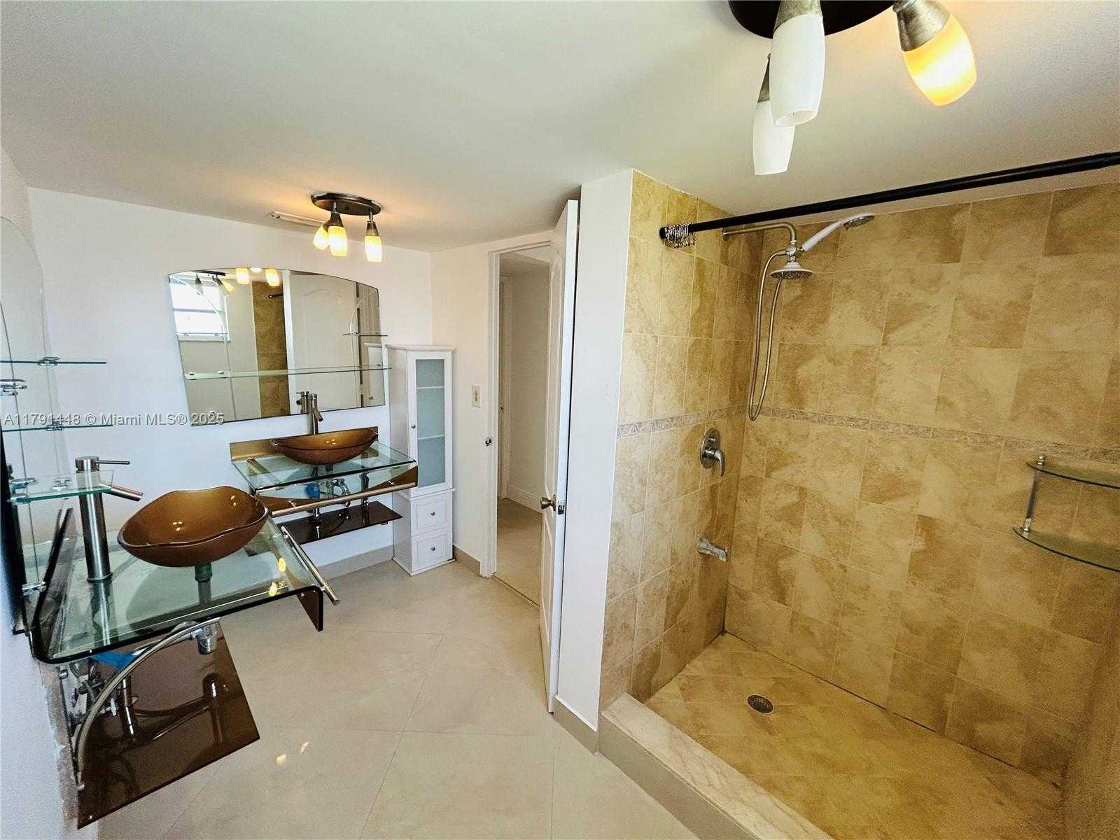 Small Image of 1750 NORTH EAST 191ST ST #201-1, Miami Number 5