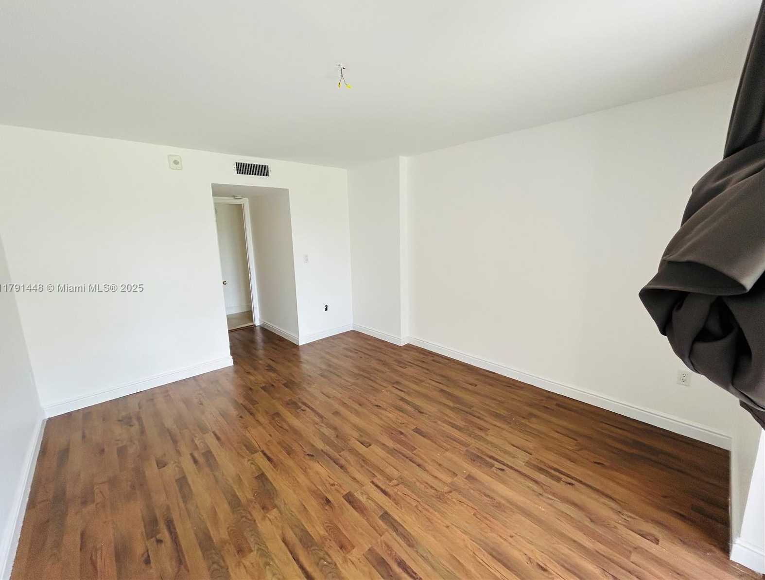 Small Image of 1750 NORTH EAST 191ST ST #201-1, Miami Number 7