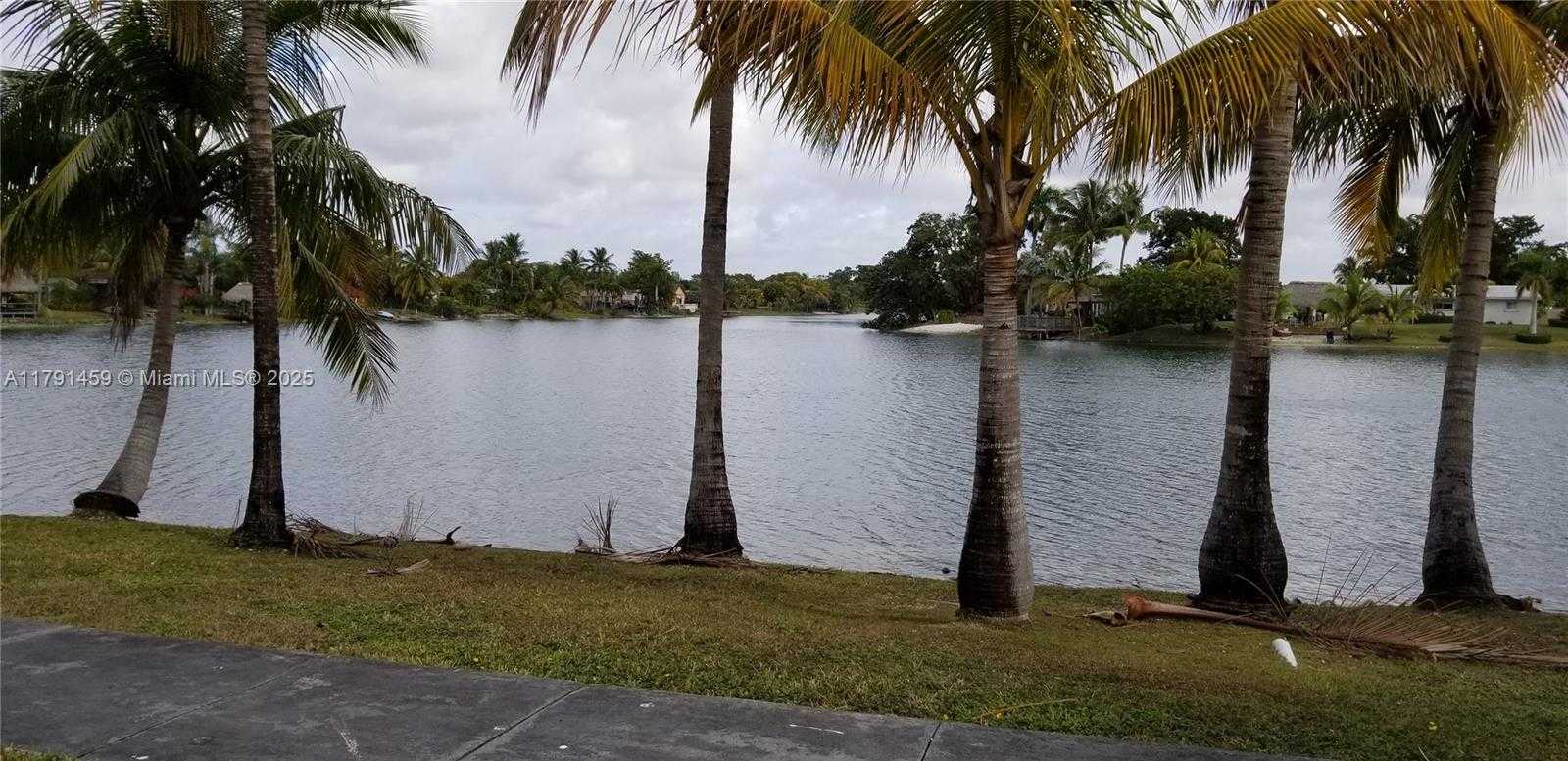 Small Image of 14201 NORTH KENDALL DR #212-D, Miami Number 11