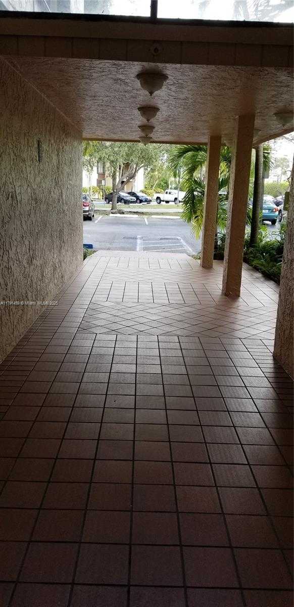 Small Image of 14201 NORTH KENDALL DR #212-D, Miami Number 13
