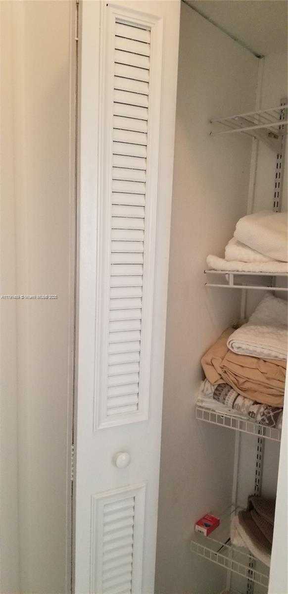 Small Image of 14201 NORTH KENDALL DR #212-D, Miami Number 16