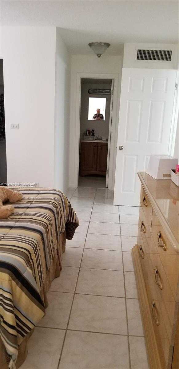 Small Image of 14201 NORTH KENDALL DR #212-D, Miami Number 17