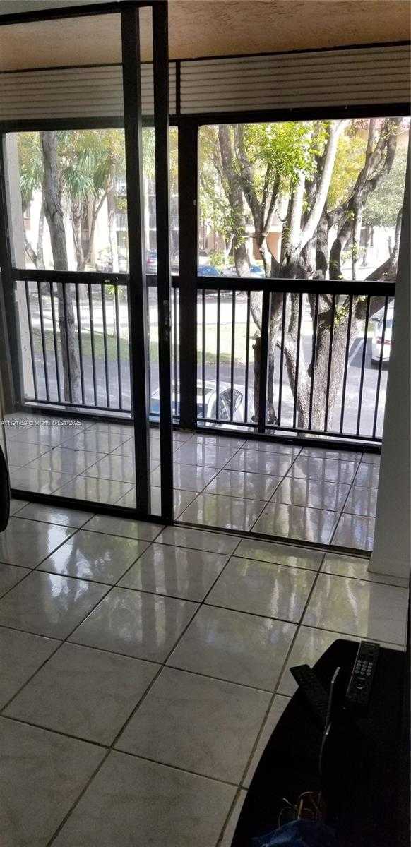 Small Image of 14201 NORTH KENDALL DR #212-D, Miami Number 19