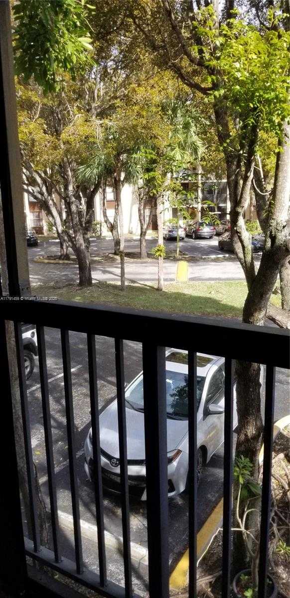 Small Image of 14201 NORTH KENDALL DR #212-D, Miami Number 23
