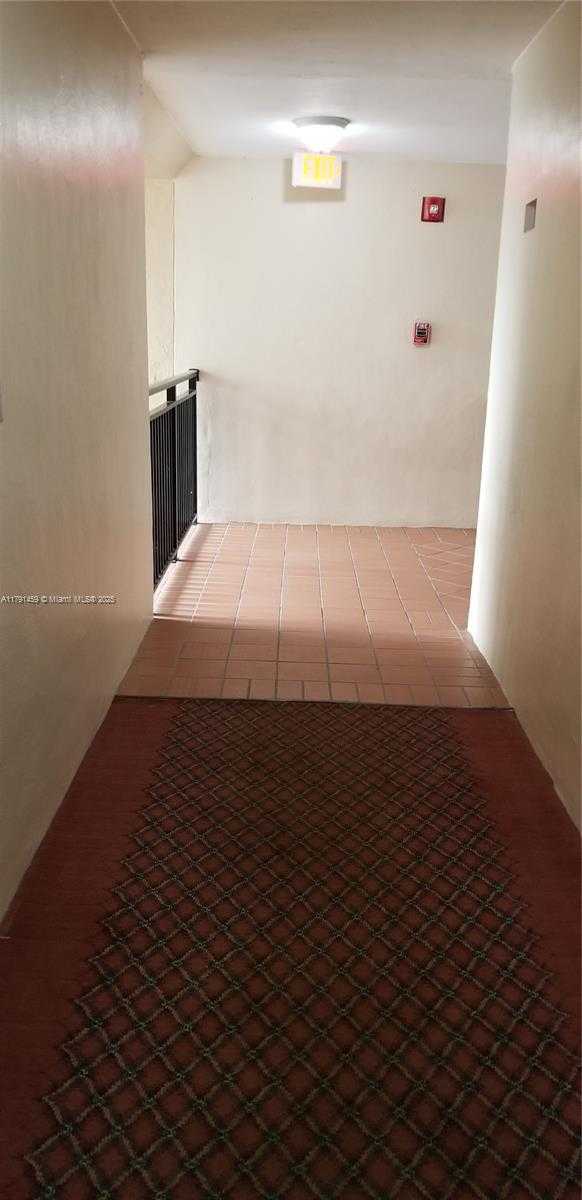 Small Image of 14201 NORTH KENDALL DR #212-D, Miami Number 36