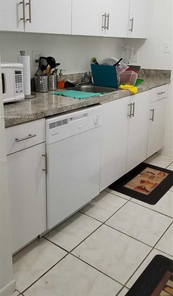 Small Image of 14201 NORTH KENDALL DR #212-D, Miami Number 38