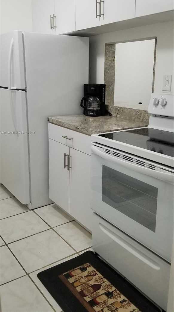 Small Image of 14201 NORTH KENDALL DR #212-D, Miami Number 41