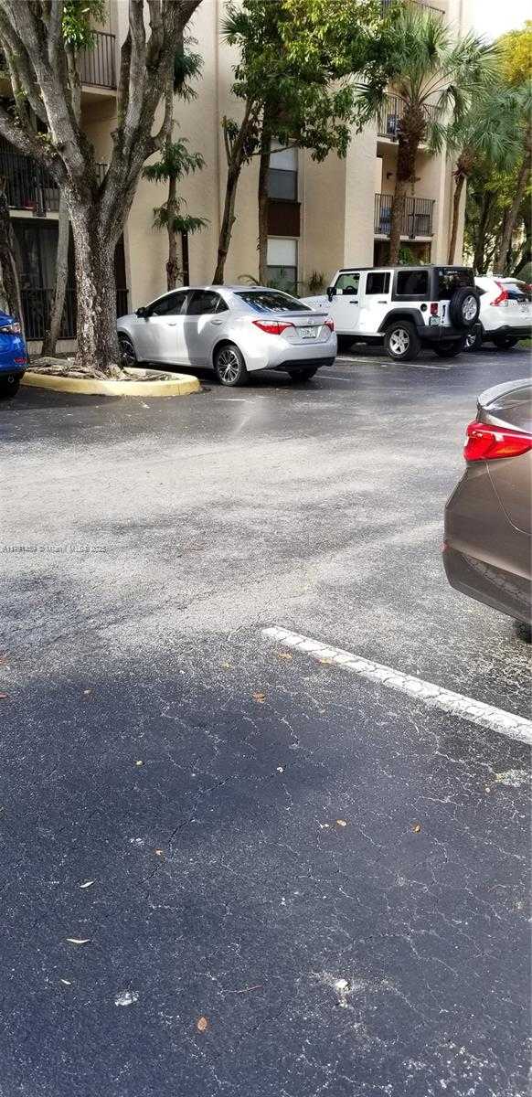 Small Image of 14201 NORTH KENDALL DR #212-D, Miami Number 9