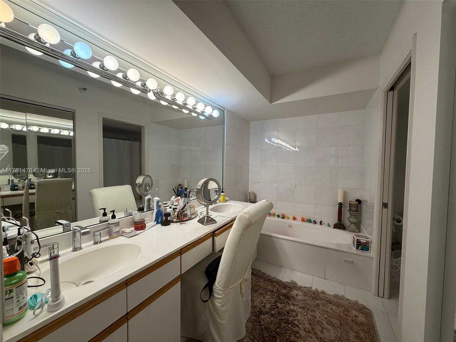 Small Image of 3530 MYSTIC POINTE DR #512, Aventura Number 13