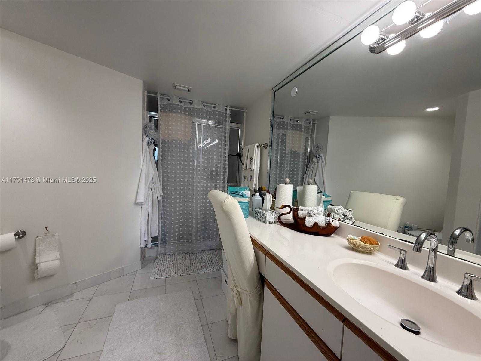 Small Image of 3530 MYSTIC POINTE DR #512, Aventura Number 14