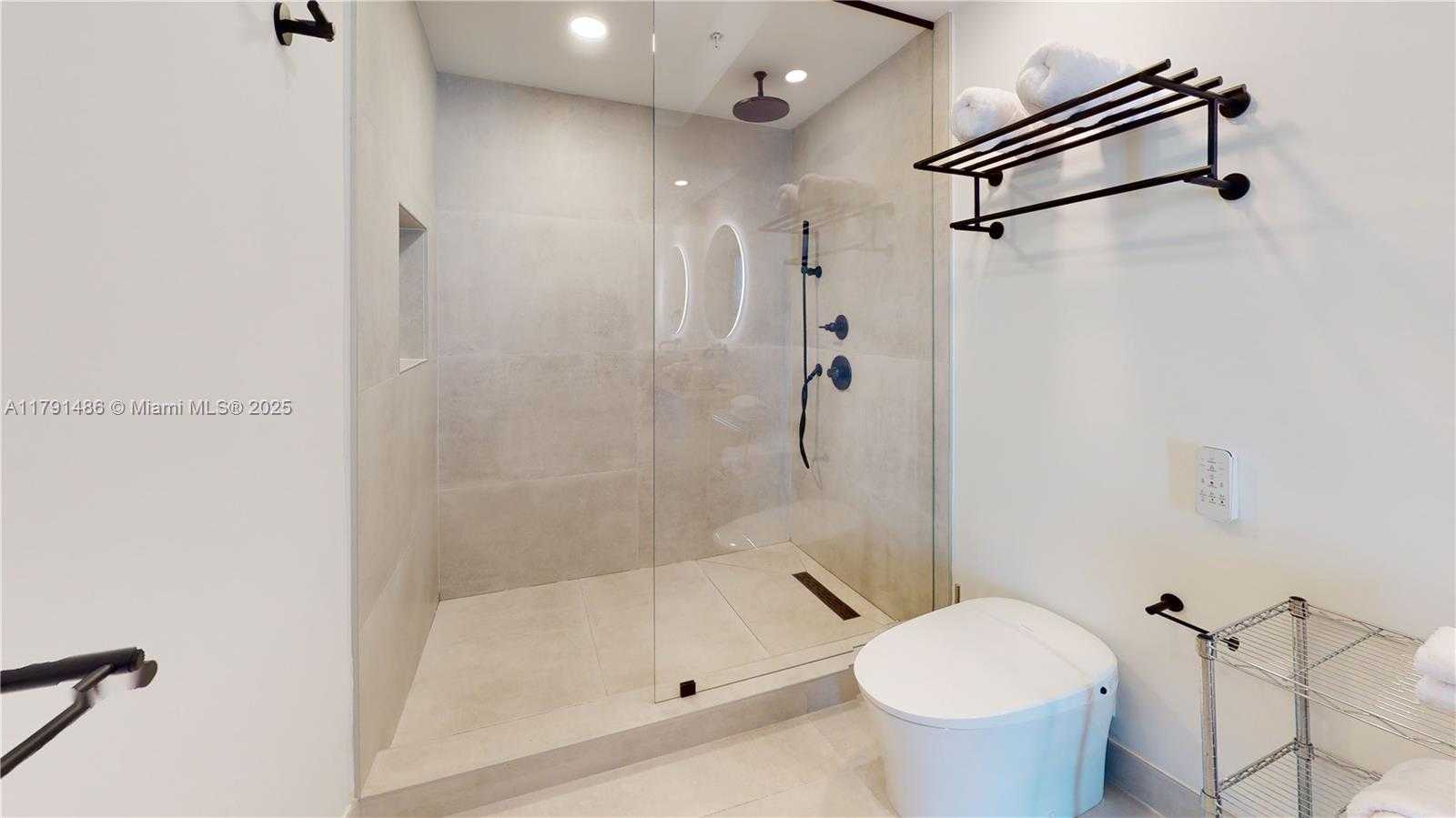 Small Image of 1500 OCEAN DR #810, Miami Beach Number 15